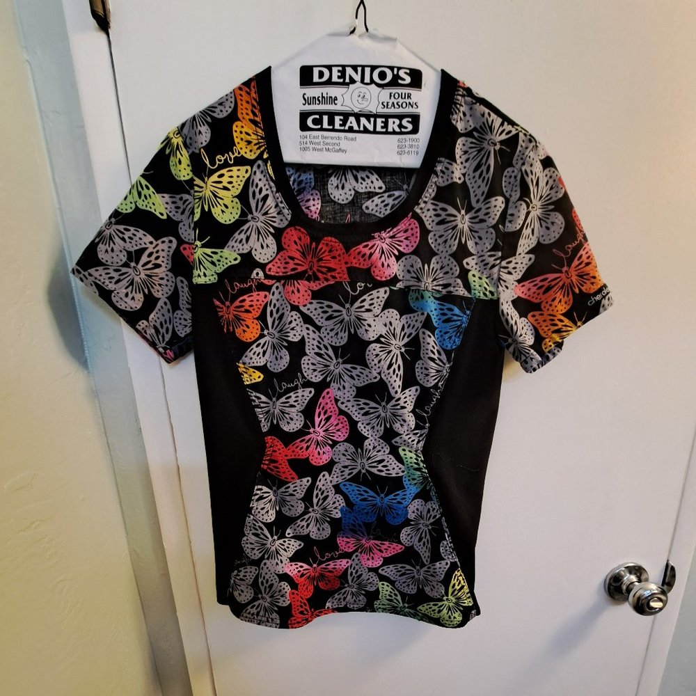 Cherokee scrub top
